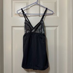 Lululemon rehearsal tank size 4 euc